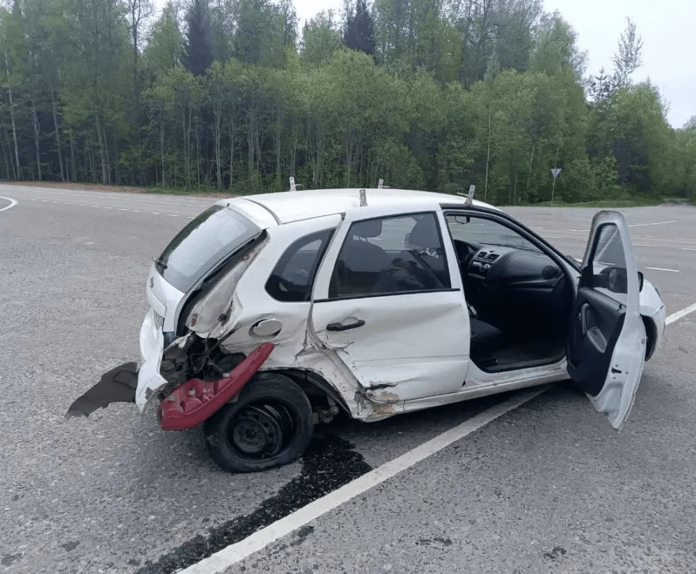 В ДТП Lada Kalina и Chevrolet Cruze на трассе Поветлужье пострадала пассажирка