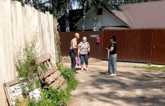 В Семеновке обнаружили нарушения чистоты и порядка возле частных домов