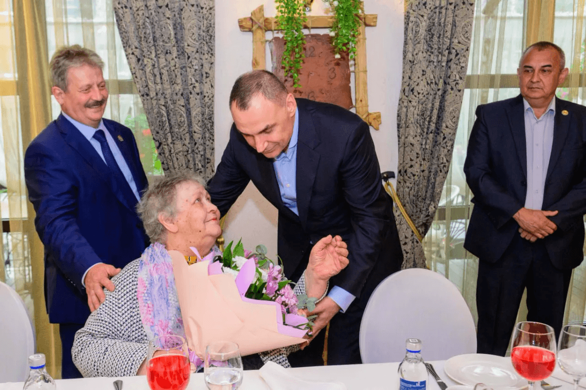 Глава Марий встретился с семьей Марка Евтюхина за чашкой чая