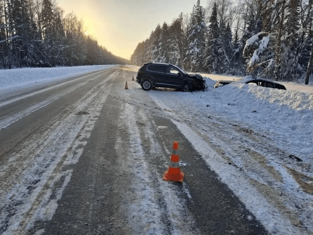 В Сернурском районе иномарка и «Калина» столкнулись лоб в лоб
