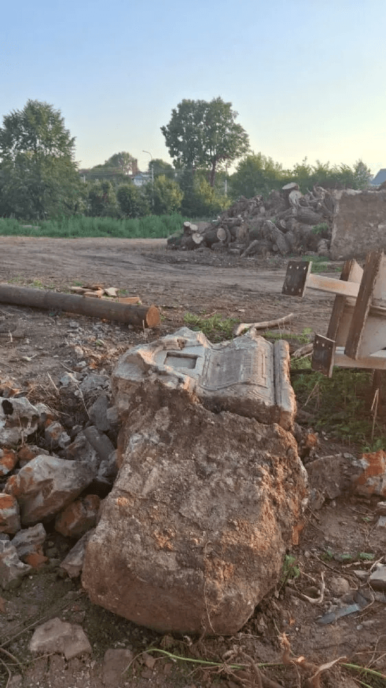 В Козьмодемьянске найден старинный надгробный памятник священнослужителя