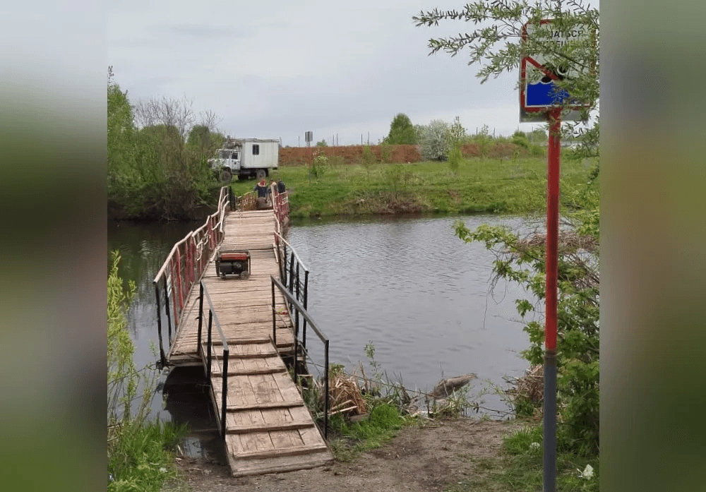 В микрорайоне Ширяйково на Малой Кокшаге в Йошкар-Оле установили понтонный мост