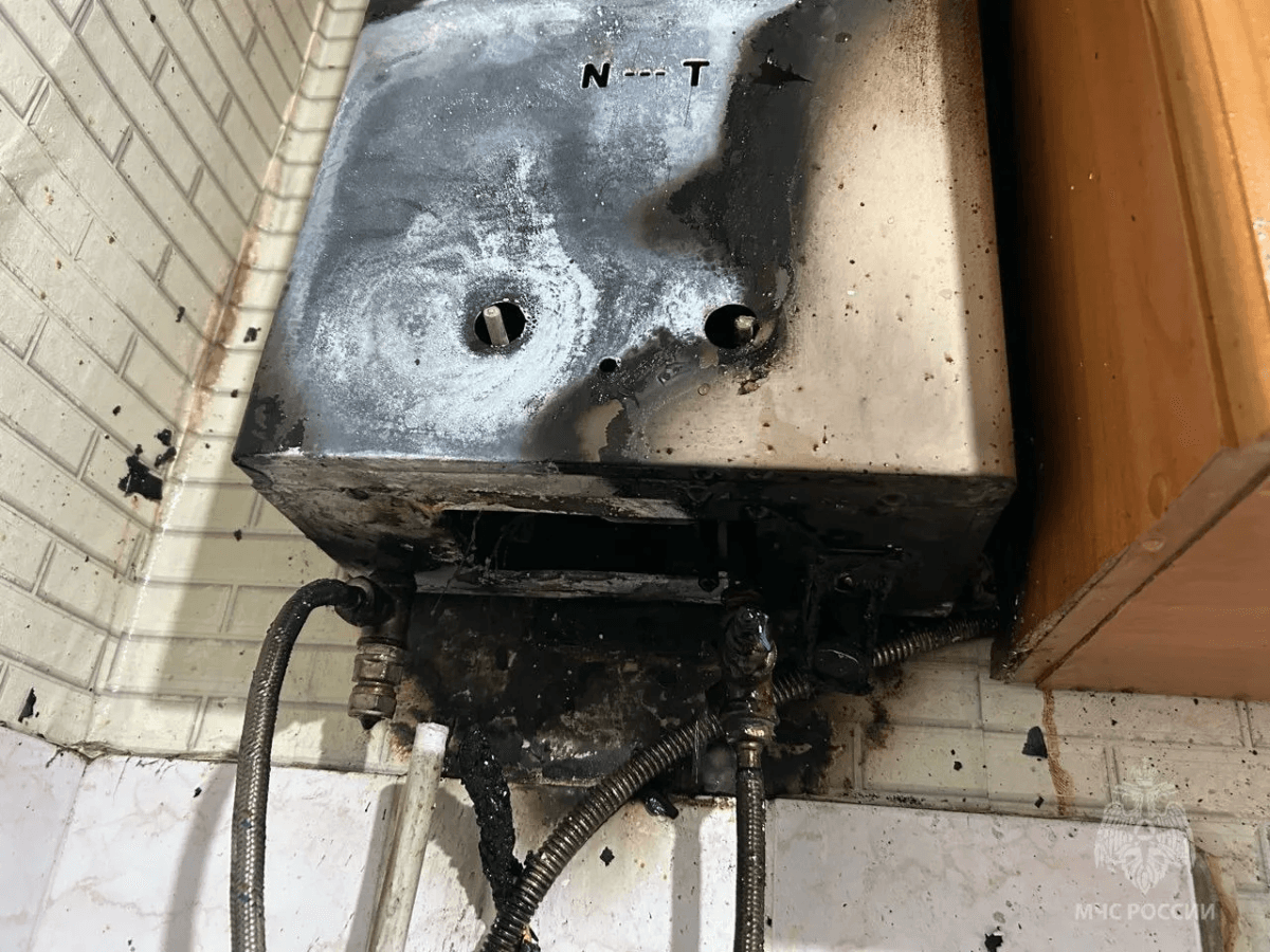 Газовая колонка в посёлке Советский могла стать причиной беды, но соседи предотвратили пожар
