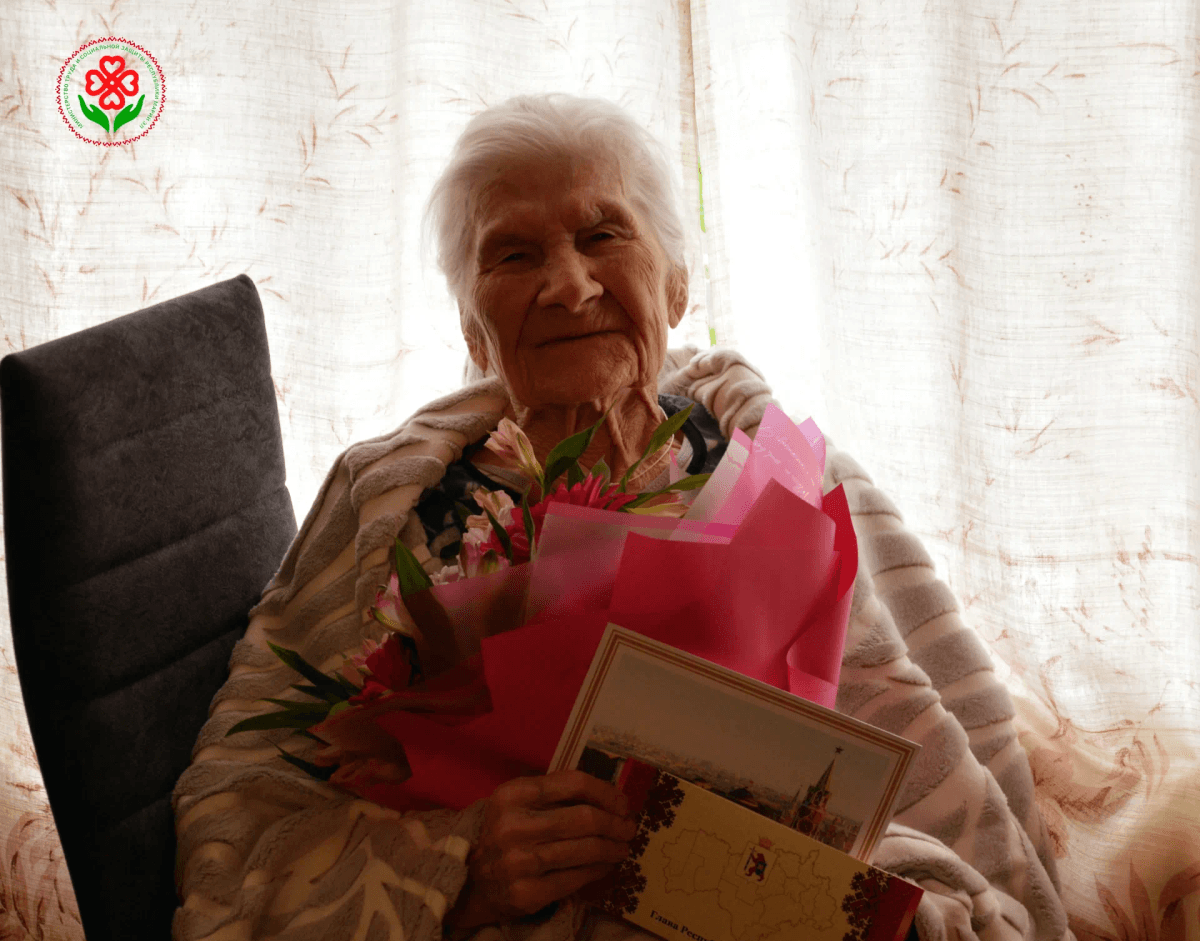 Ветеран труда и войны Наталья Порфирьева отметила 100 лет жизни