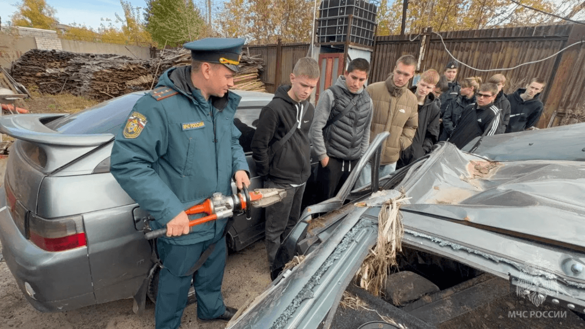 Студенты Волжска узнали, что одна ошибка на дороге может стоить жизни