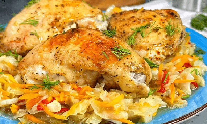 Ужин без хлопот: куриные бедра и овощи без мытья посуды