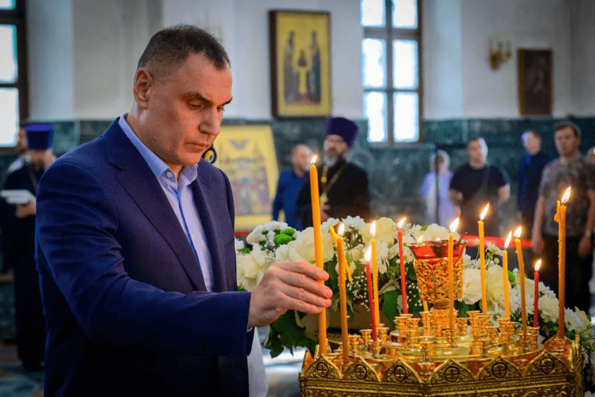Глава Марий Эл поклонился ковчегу с мощами святителя Тихона