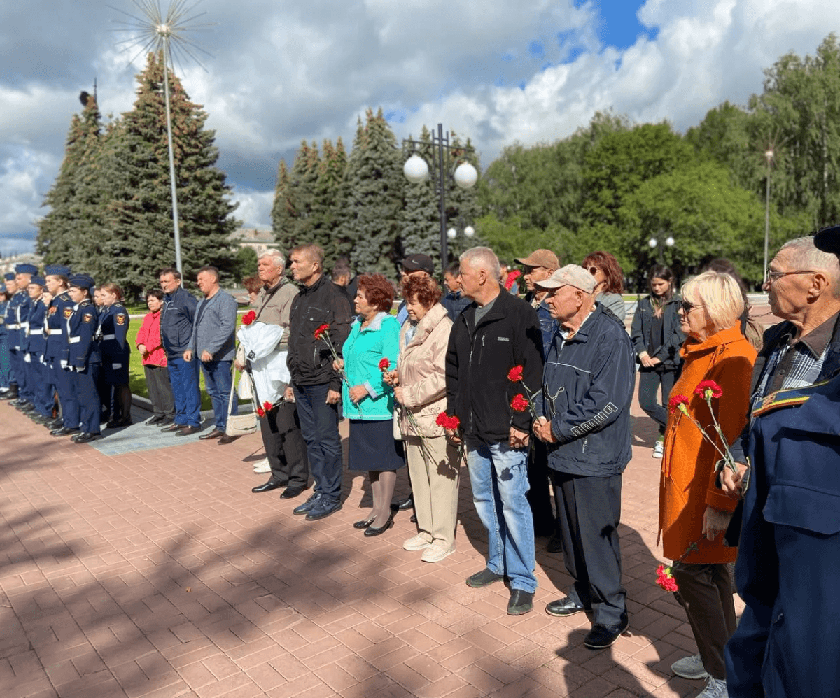 В память о первом ядерном испытании: в Йошкар-Оле возложили цветы к мемориалу