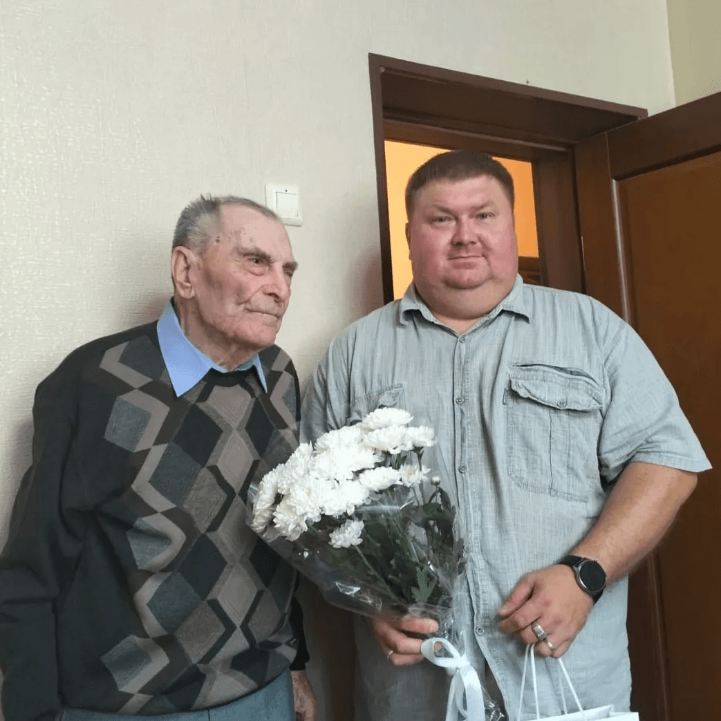 100 лет исполнилось почетному гражданину Йошкар-Олы и фронтовику Петру Щербакову