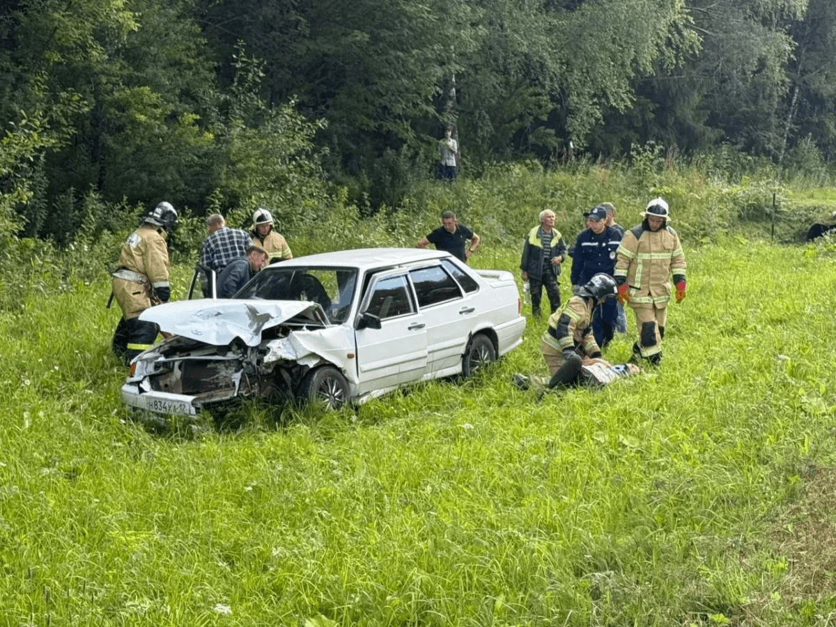 Водитель ВАЗа не уступил дорогу и столкнулся с другим авто в Марий Эл

