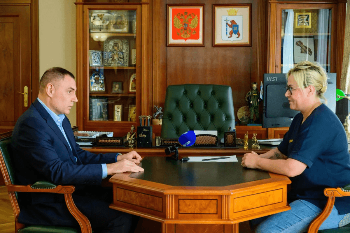 Глава Марий Эл Юрий Зайцев провел встречу с олимпийской чемпионкой Юлией Чепаловой