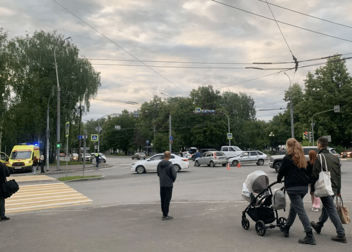 Две женщины пострадали в ДТП на перекрестке в Йошкар-Оле