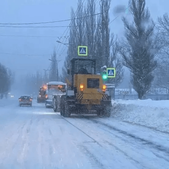Йошкар-Ола перешла на усиленный режим уборки из-за снегопадов