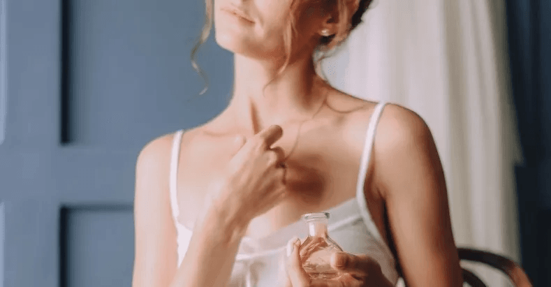 Одна ложка на кожу — и подмышки будут сухими даже в +35: копеечный дезодорант, который легко сделать дома