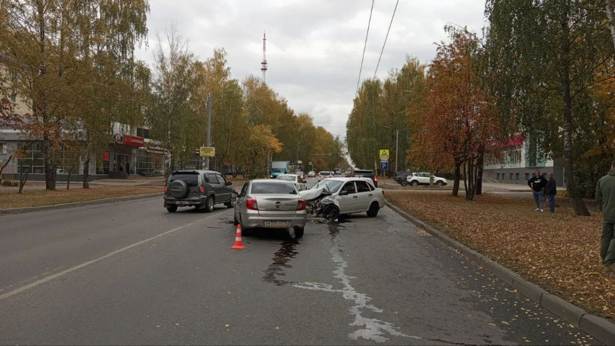 Двое взрослых и ребенок пострадали в ДТП на Красноармейской