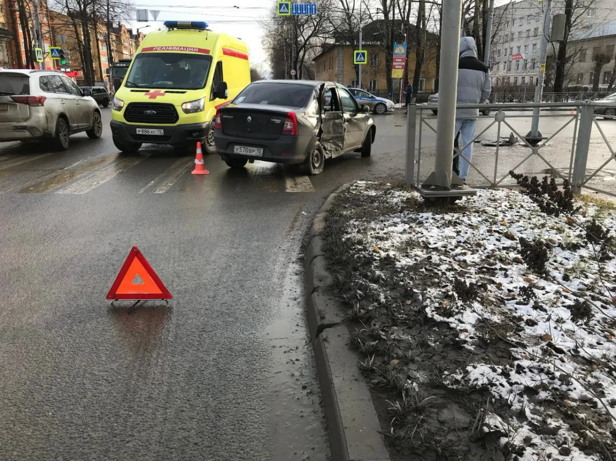 За выходные в ДТП погиб один житель Марий Эл и 12 пострадали, включая ребенка