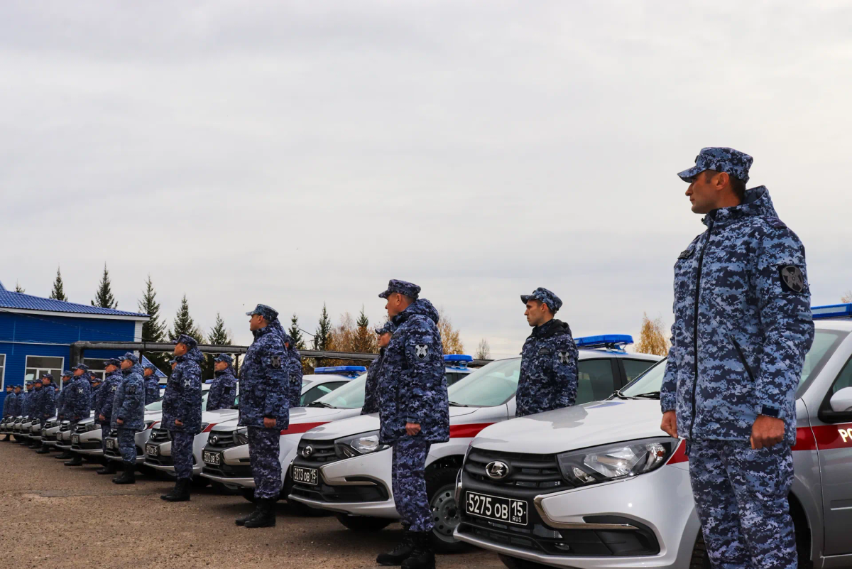 15 новых служебных автомобилей получили росгвардейцы Марий Эл 