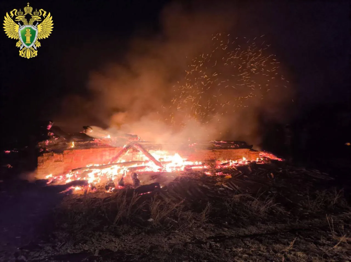 В деревни Подлесная Юринского района дотла сгорели два дома 