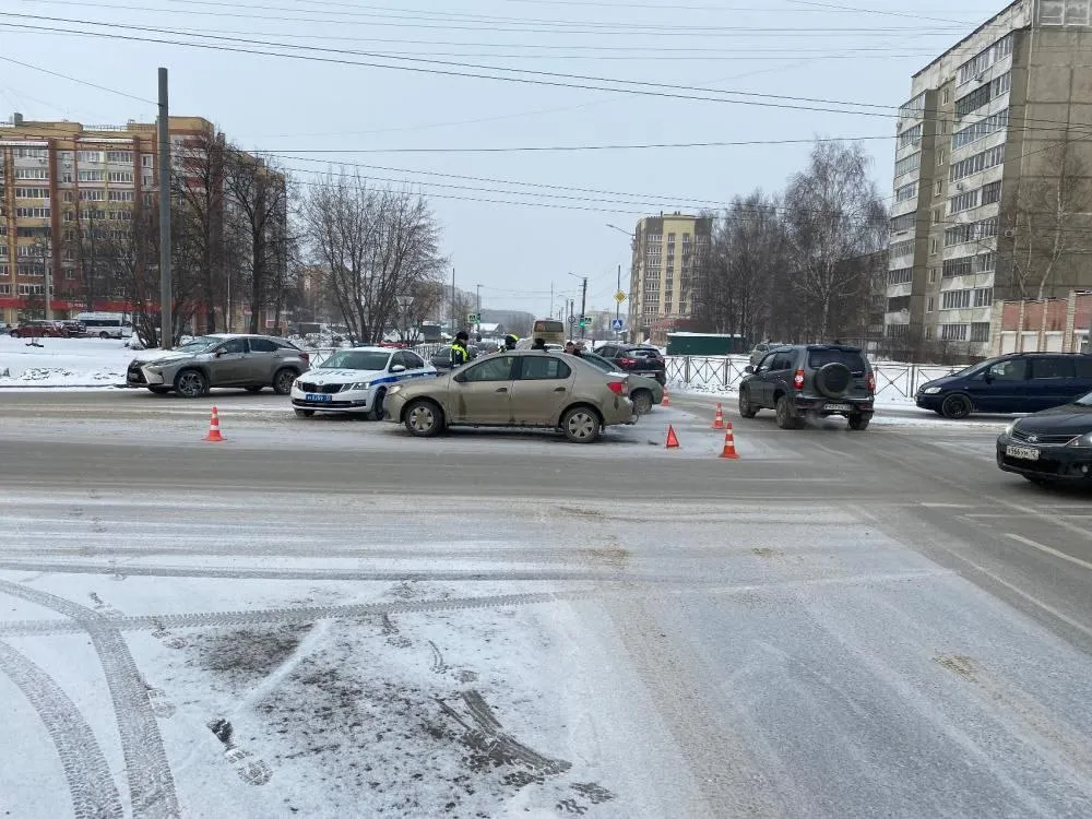 Шесть человек пострадали в пяти ДТП в Марий Эл