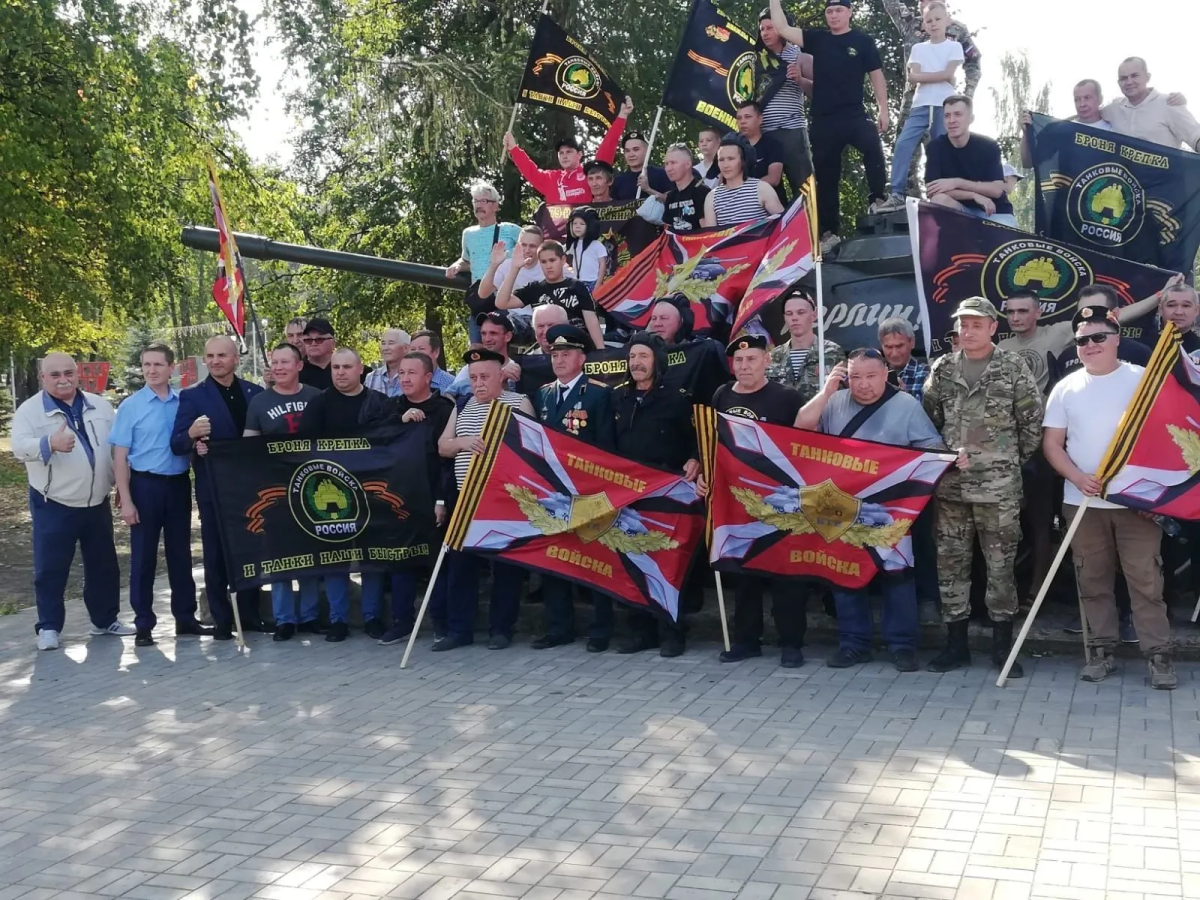 В Йошкар-Оле в день танкиста прошли митинг и автопробег