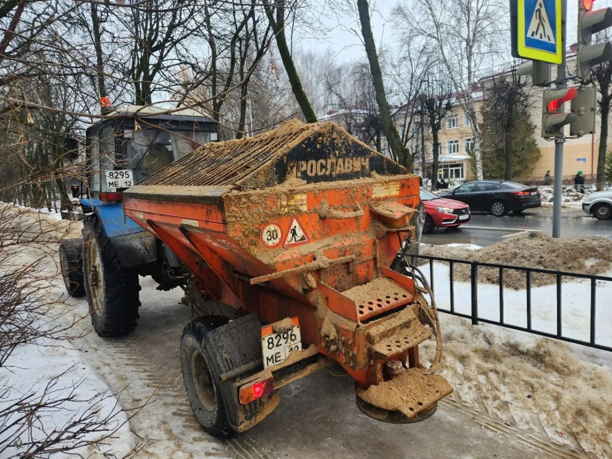 В Йошкар-Оле для борьбы с гололедом купили 4-тонный пескоразбрасыватель