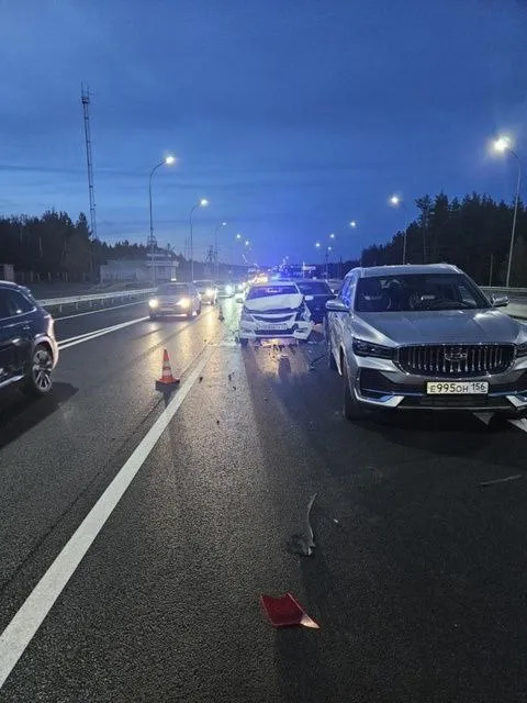 На трассе Вятка столкнулись три авто: Лада Приора, Hyundai Solaris, GEELY MONJARO