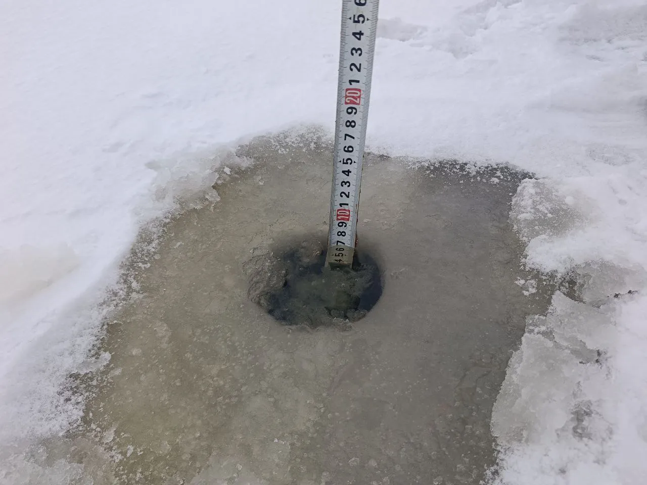 От 4 до 25 см: спасатели измерили толщину льда на реках Марий Эл